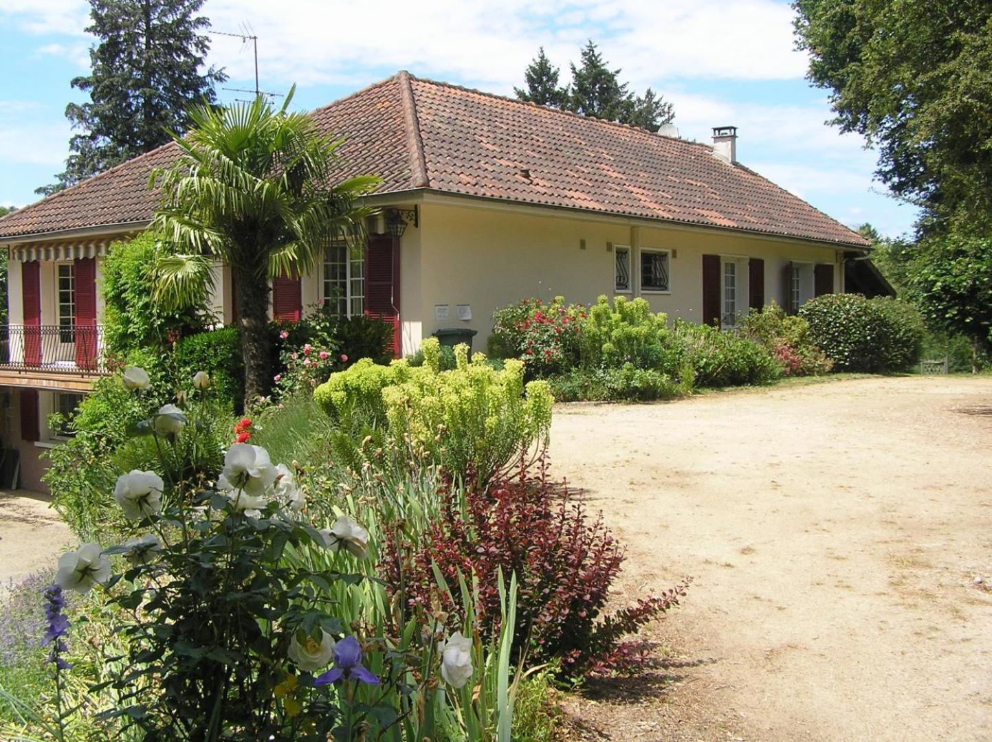 Le Val Des Deux Rieux Villa Saint-Just-le-Martel Exterior photo